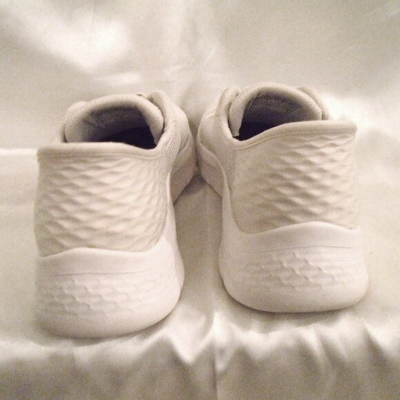 EUC ~ SKECHERS GO WALK SLIP-INS WOMENS FLEX TAUPE SIZE 9.5 - Picture 4 of 9